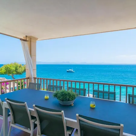 Torrens Villa *