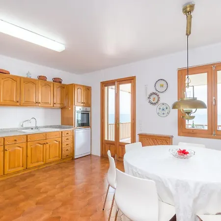 Torrens Villa *